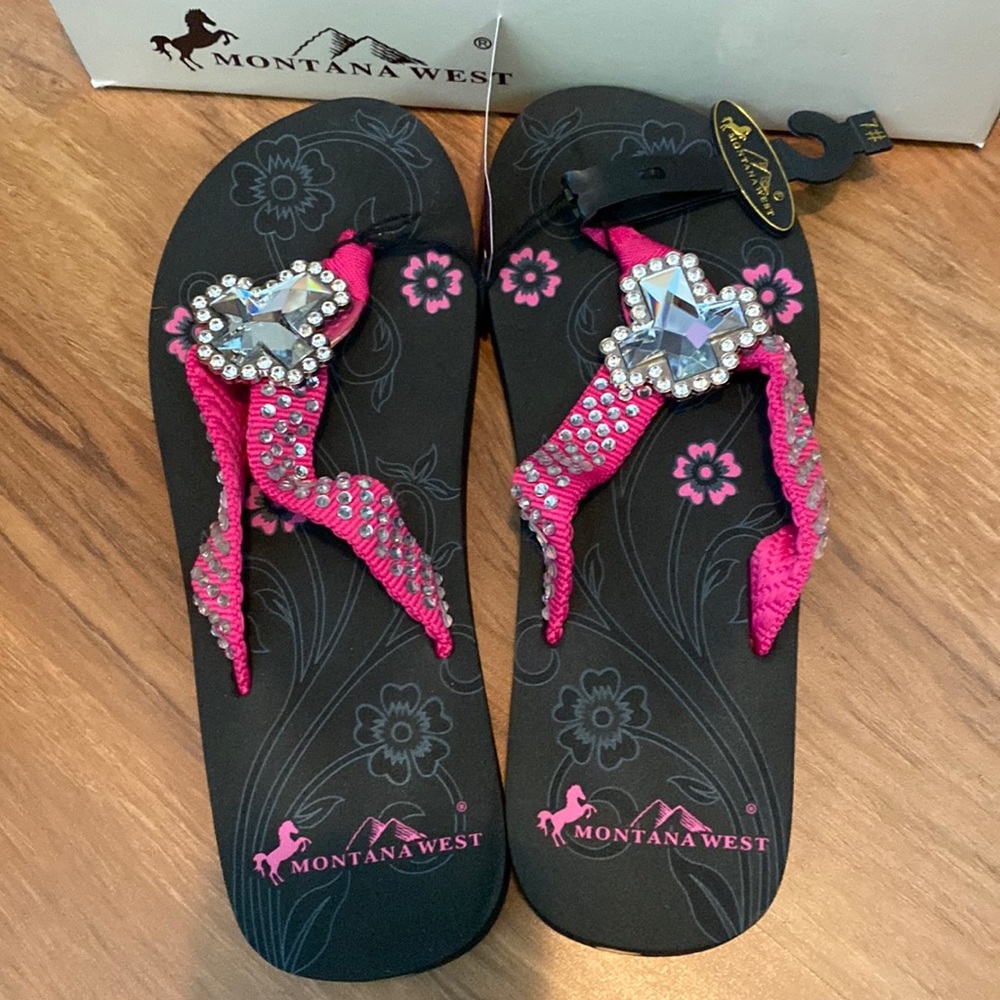 Women’s pink with cross flip flops